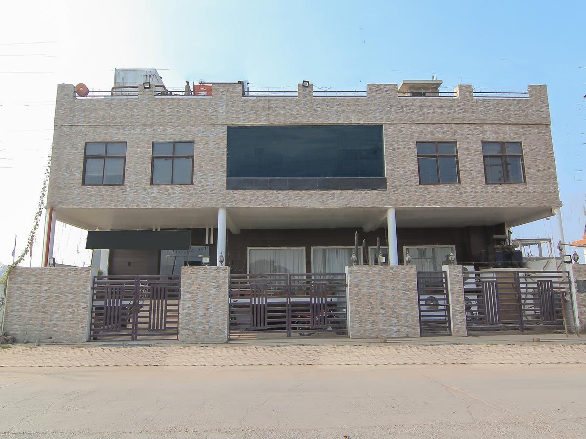 Oyo 1358 Hotel Crossroad Лакхнау Экстерьер фото