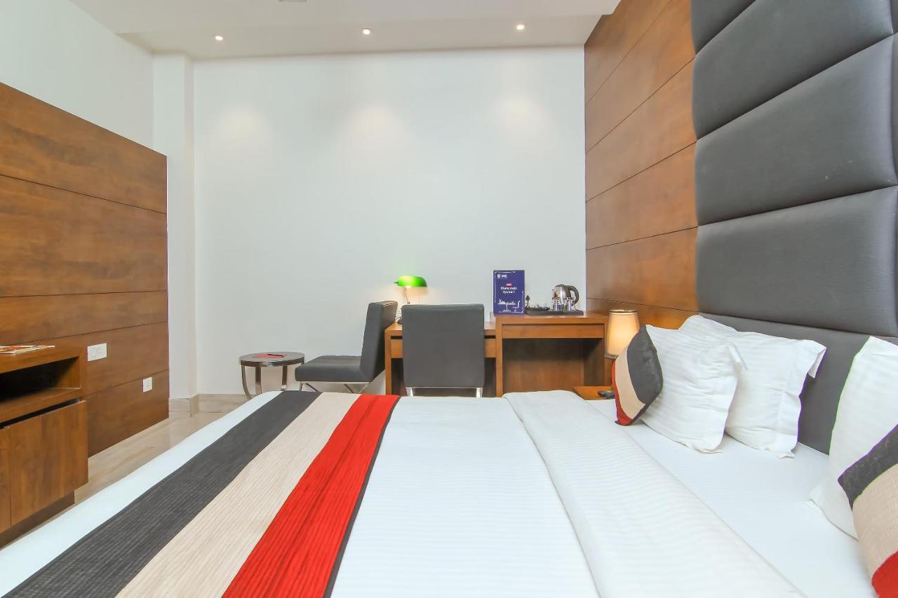 Oyo 1358 Hotel Crossroad Лакхнау Экстерьер фото